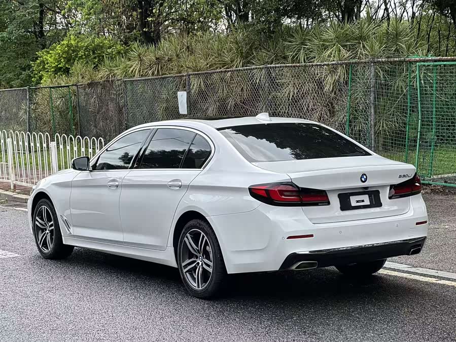 BMW 5 Series 2023