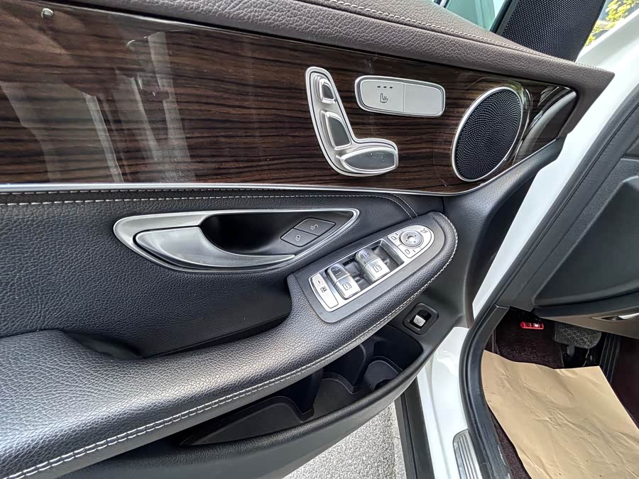 Mercedes-Benz GLC 2019 — фото 10