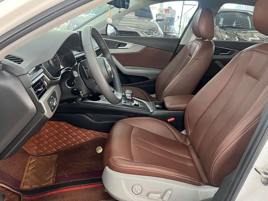 Audi A4L 2017