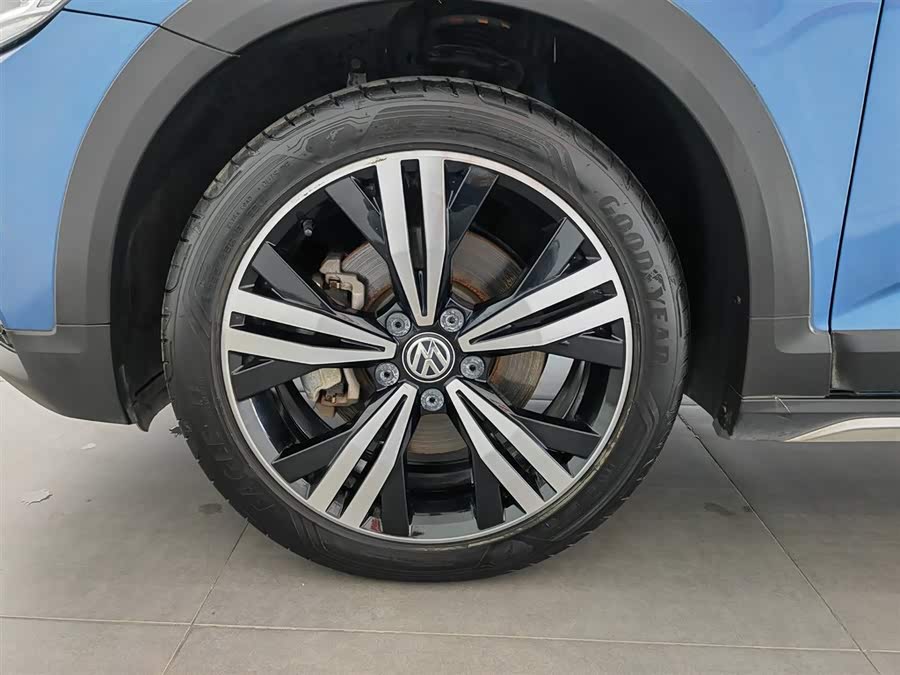 Volkswagen Touran 2018 — фото 17