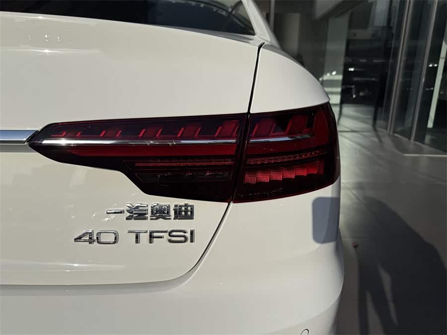Audi A4L 2022 — фото 14
