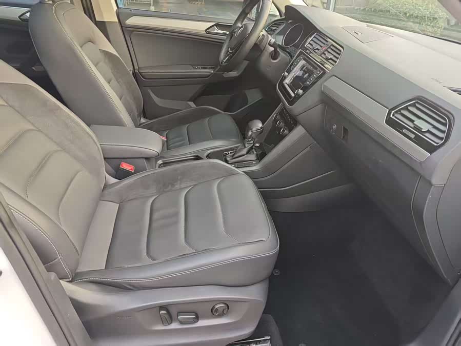 Volkswagen Tiguan L 2017 — фото 10
