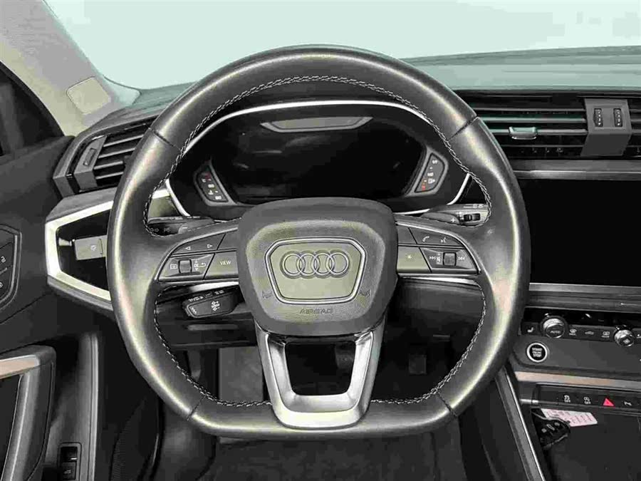Audi Q3 2022 — фото 13