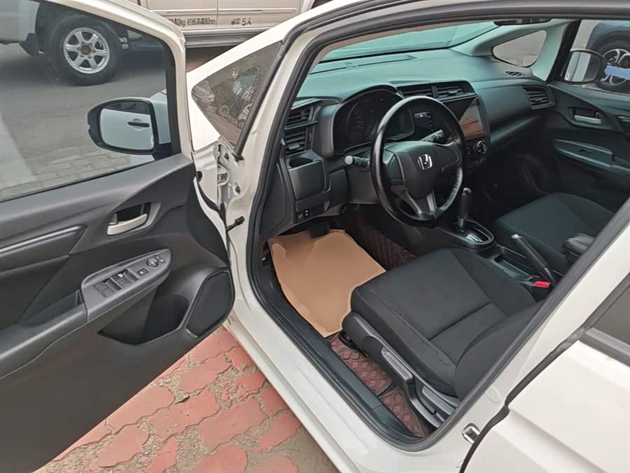 Honda Fit 2018 — фото 16