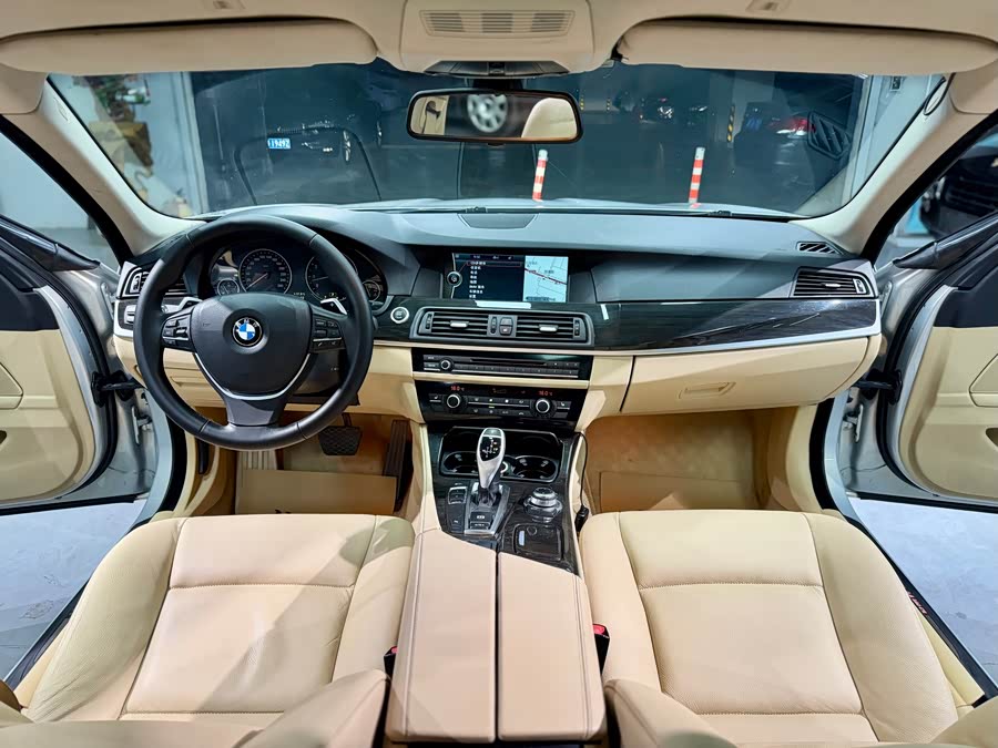 BMW 5 Series 2011 — фото 17