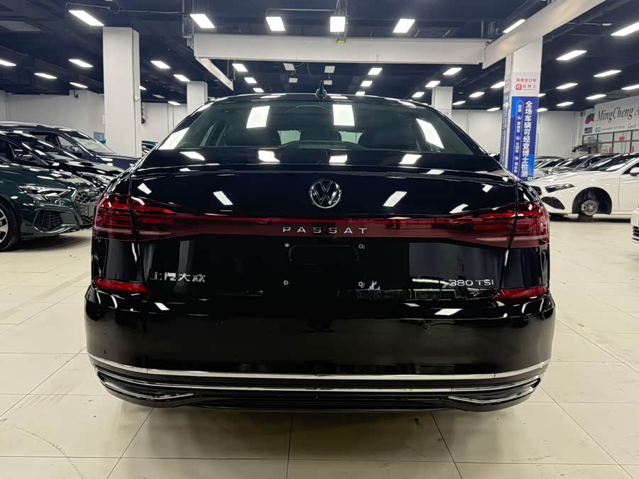 Volkswagen Passat 2023