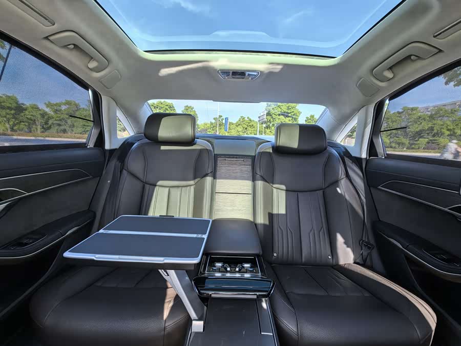 Audi A8 2021 — фото 16