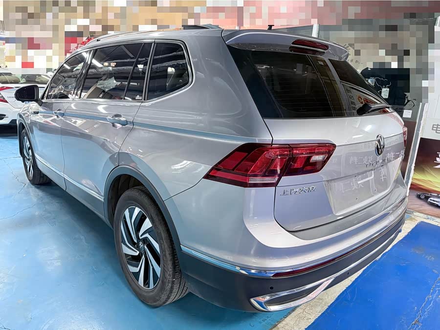 Volkswagen Tiguan L 2022 — фото 20