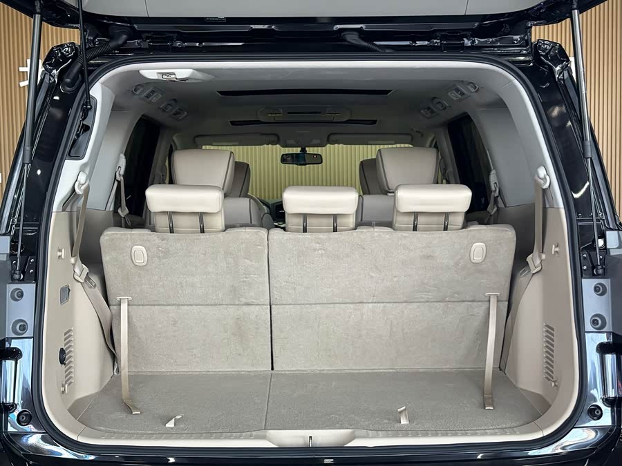 Nissan Quest 2015 — фото 15