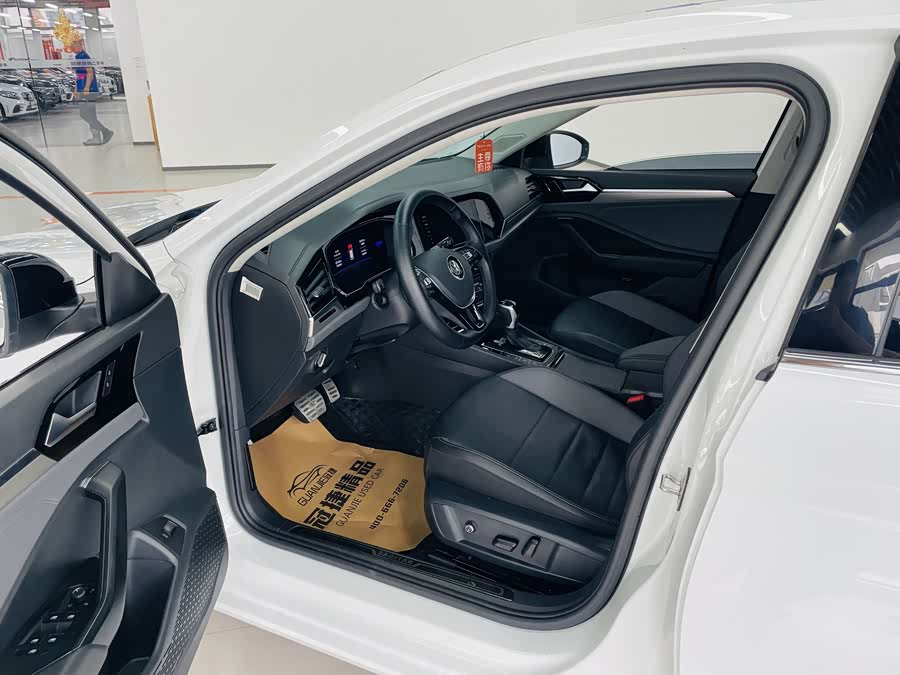 Volkswagen Sagitar 2022
