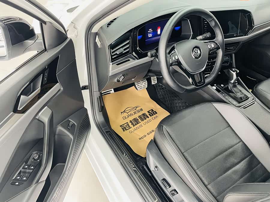 Volkswagen Sagitar 2022