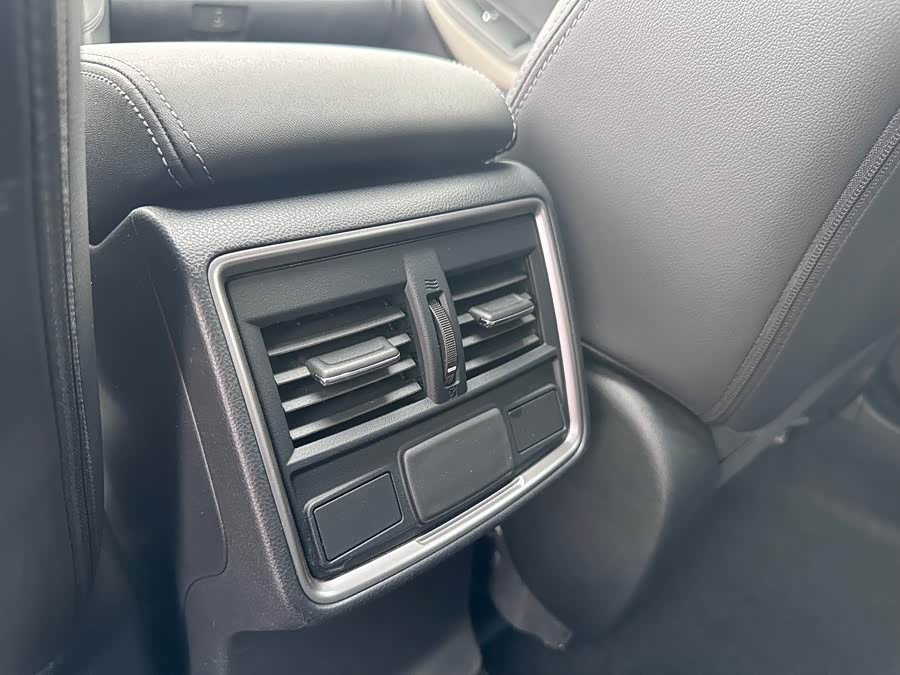 Subaru Forester 2022 — фото 19