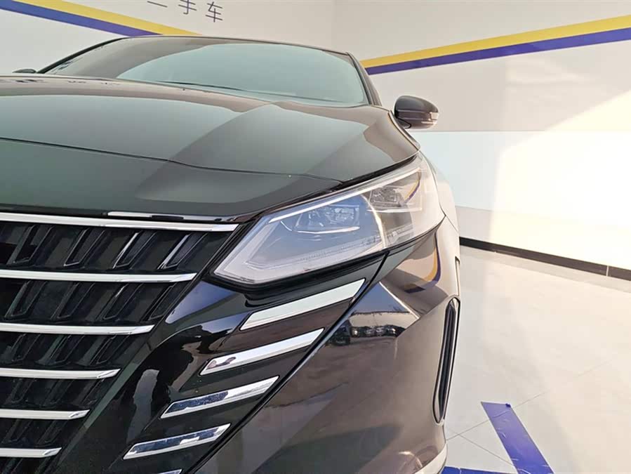 Nissan Teana 2022