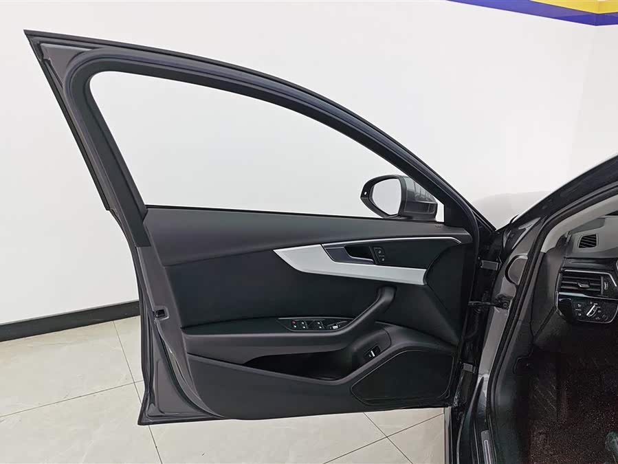 Audi A4L 2020