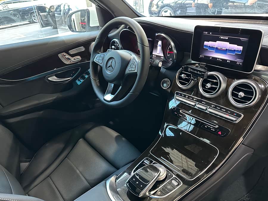 Mercedes-Benz GLC 2019 — фото 16