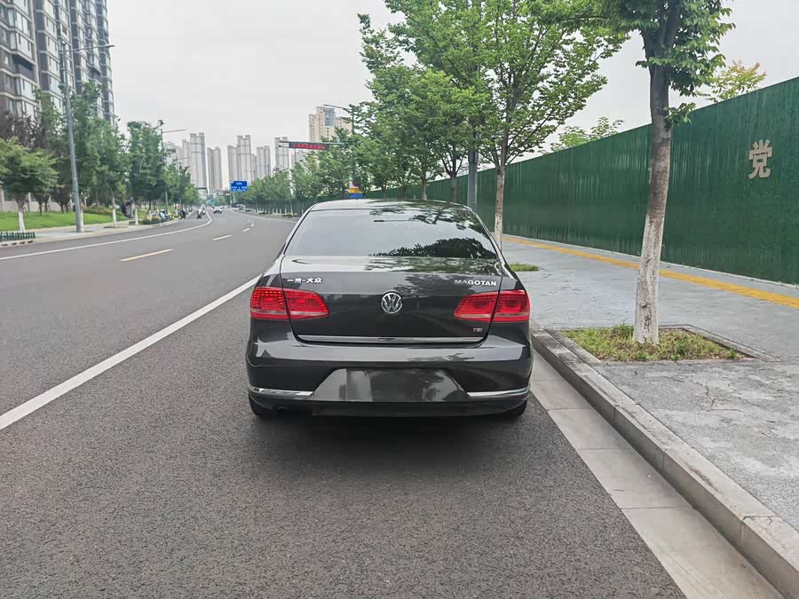 Volkswagen Magotan 2013