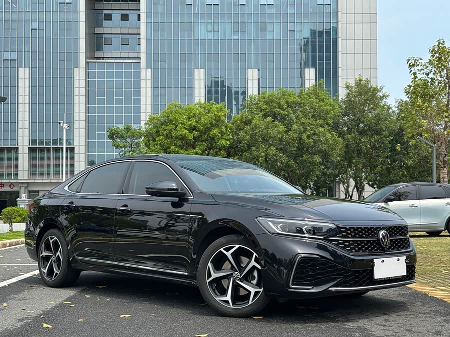Volkswagen Passat 2023