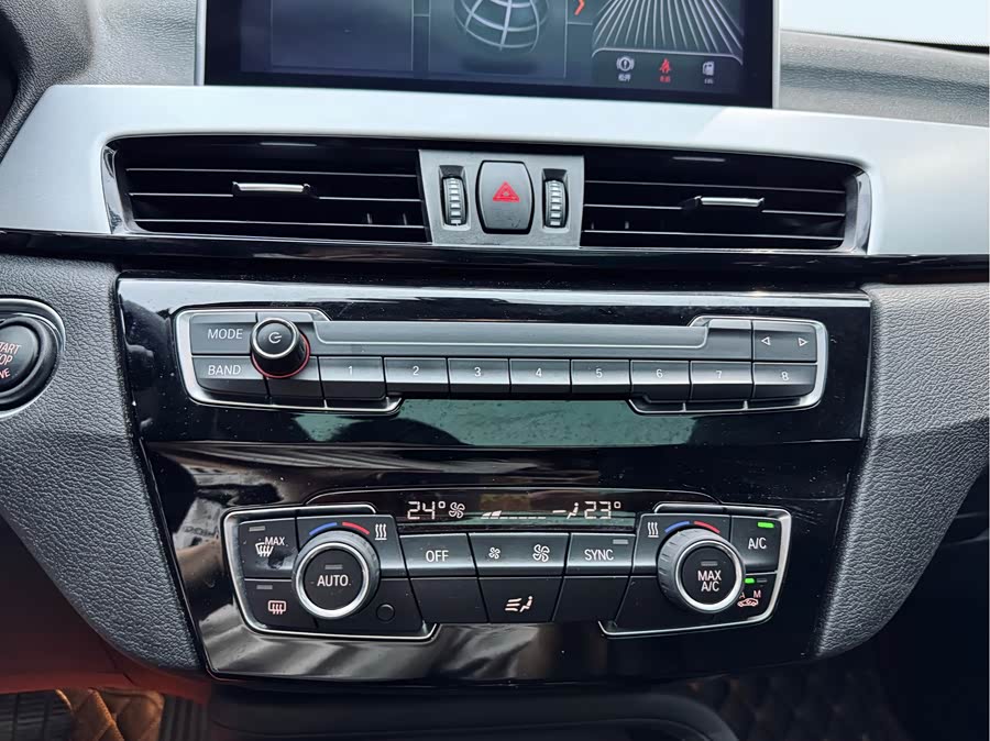 BMW X1 2019 — фото 15