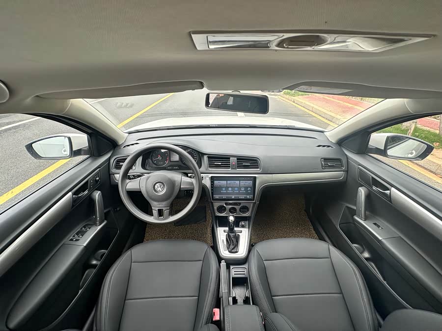 Volkswagen Lavida 2013