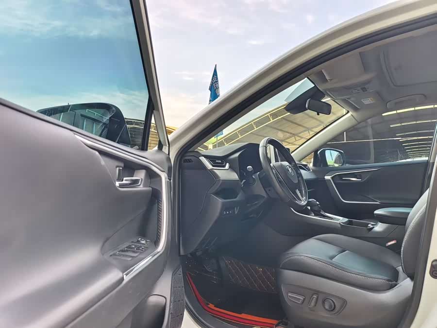 Toyota RAV4 2021