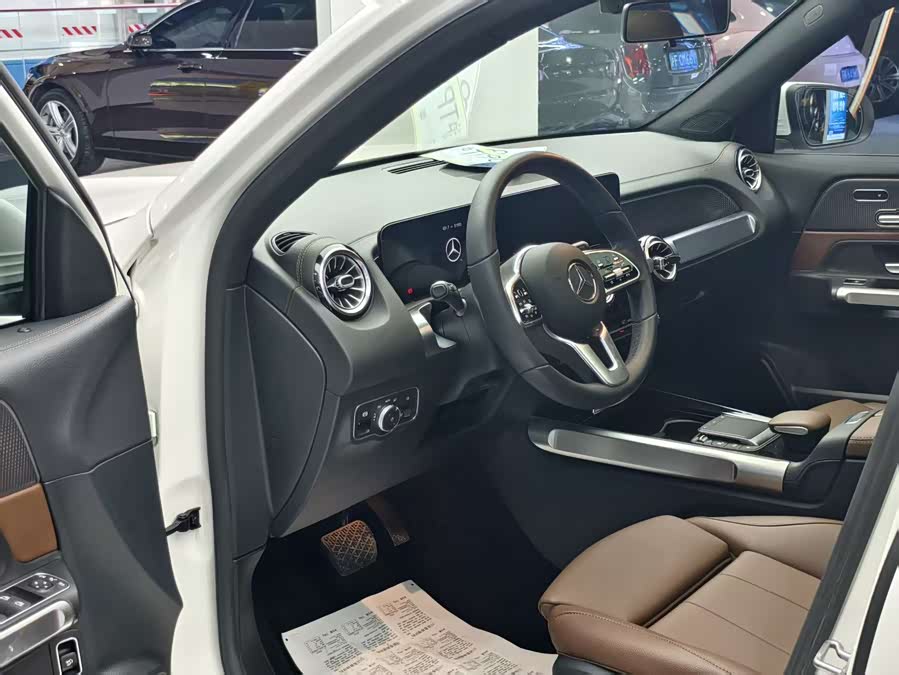 Mercedes-Benz GLB 2021