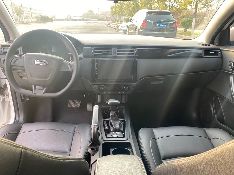 Qoros 3 2018