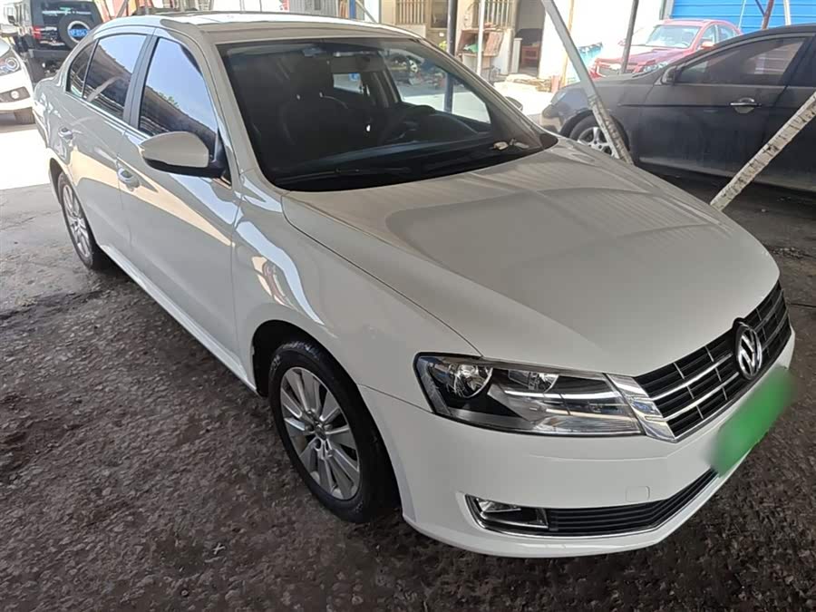 Volkswagen Lavida 2013