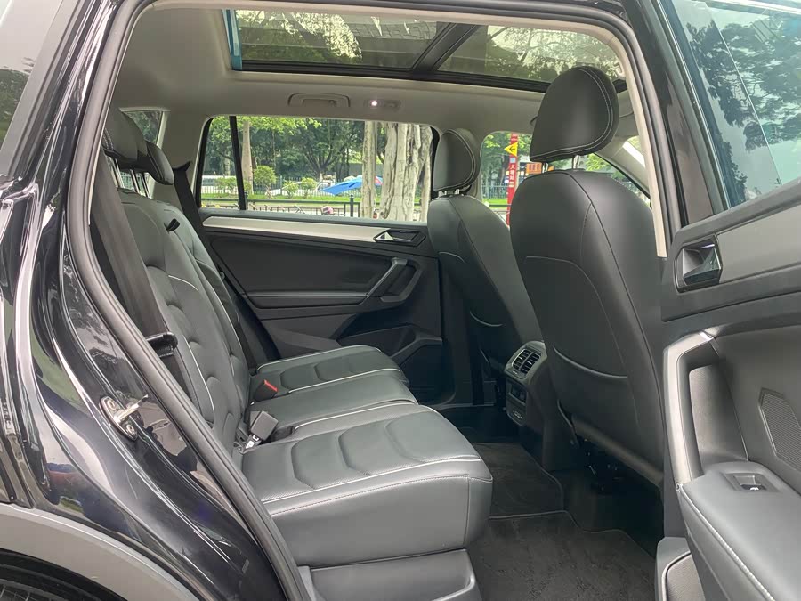Volkswagen Tiguan L 2018 — фото 11