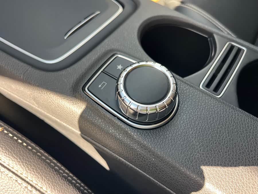 Mercedes-Benz GLA 2017 — фото 12