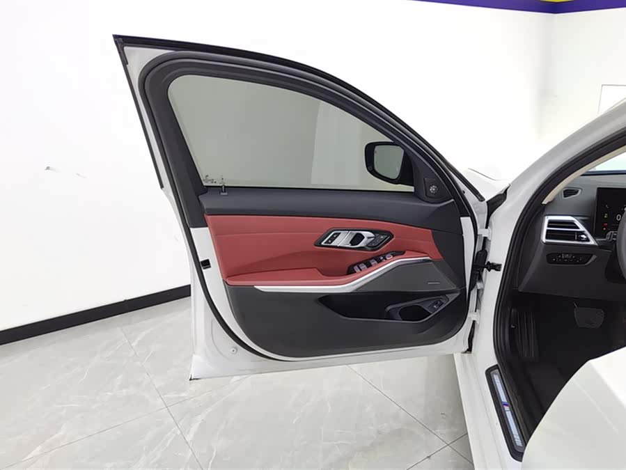 BMW 3 Series 2025