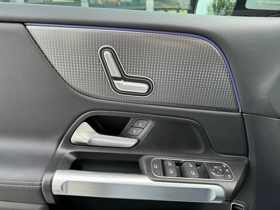 Mercedes-Benz GLB 2021