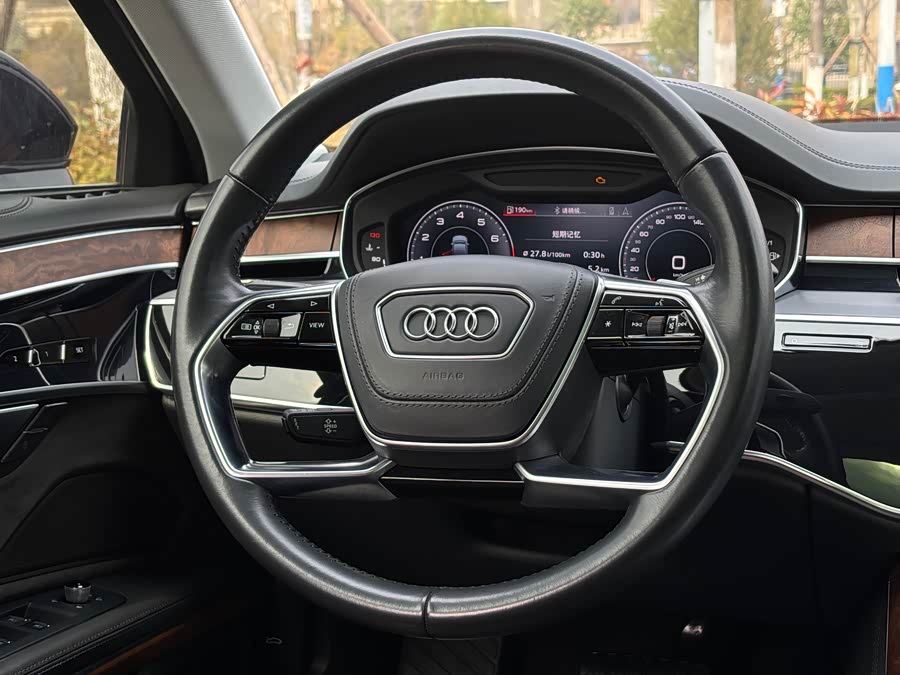 Audi A8 2019 — фото 10