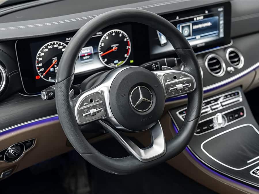 Mercedes-Benz E-Class 2020 — фото 17