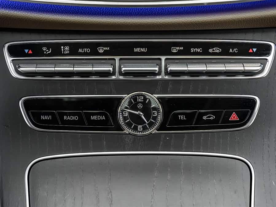 Mercedes-Benz E-Class 2020 — фото 30