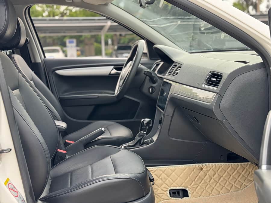 Volkswagen Gran Lavida 2013