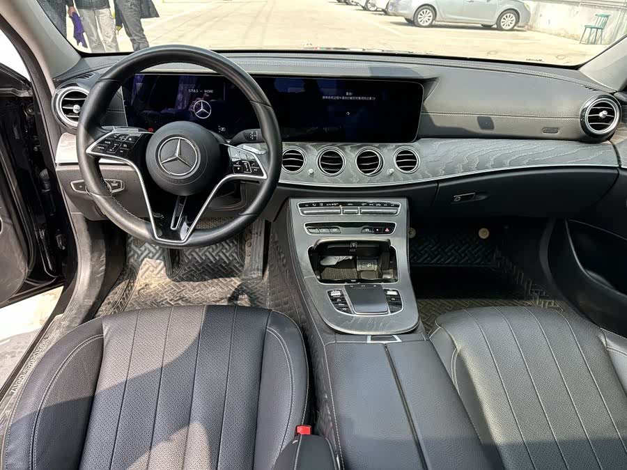 Mercedes-Benz E-Class 2022