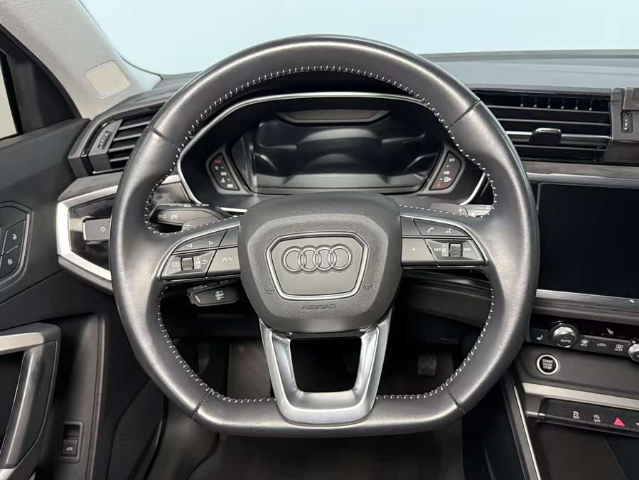 Audi Q3 2022 — фото 14