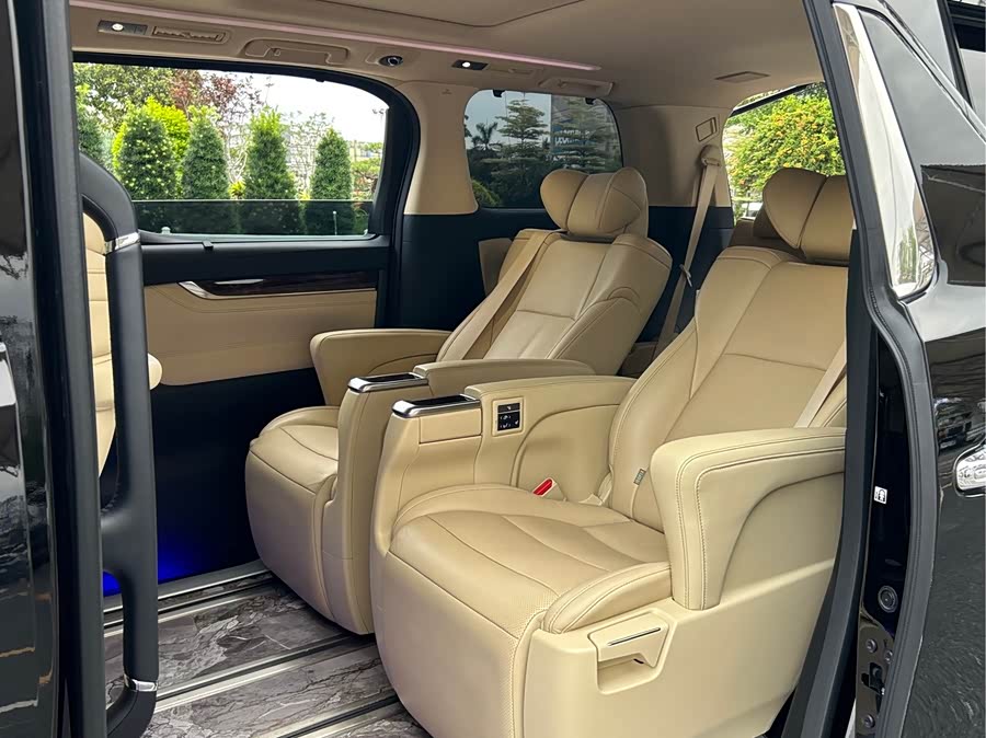Toyota Alphard 2021 — фото 10