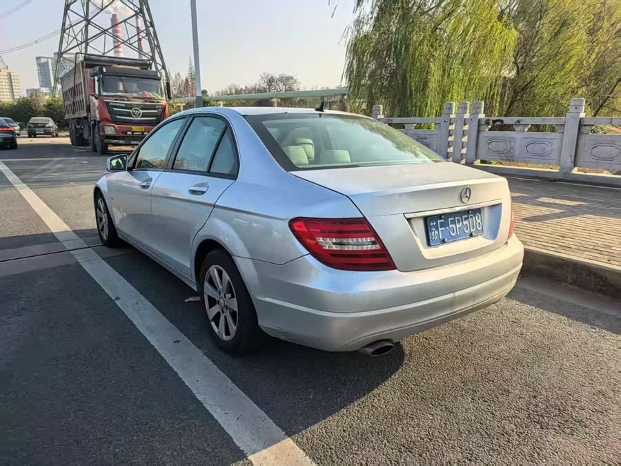 Mercedes-Benz C-Class 2011