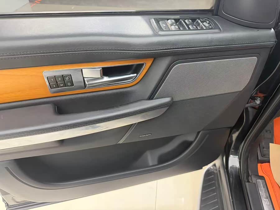 Land Rover Range Rover Sport 2012