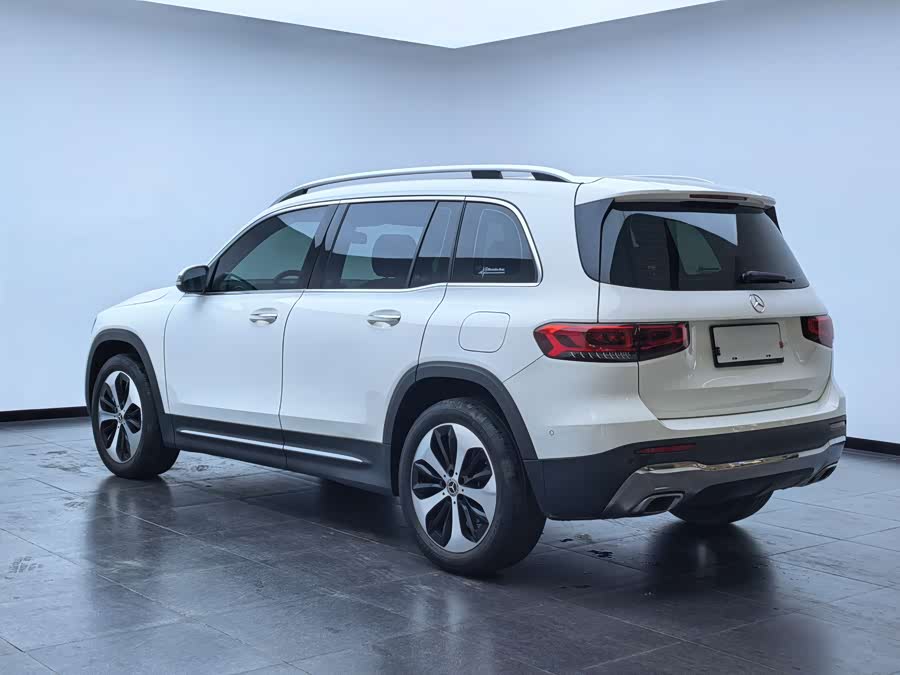 Mercedes-Benz GLB 2023