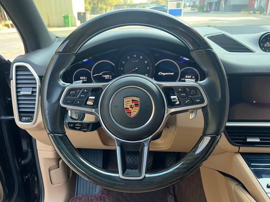 Porsche Cayenne 2019 — фото 12