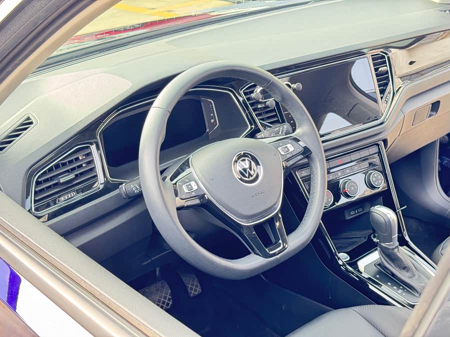 Volkswagen T-Roc 2022 — фото 13
