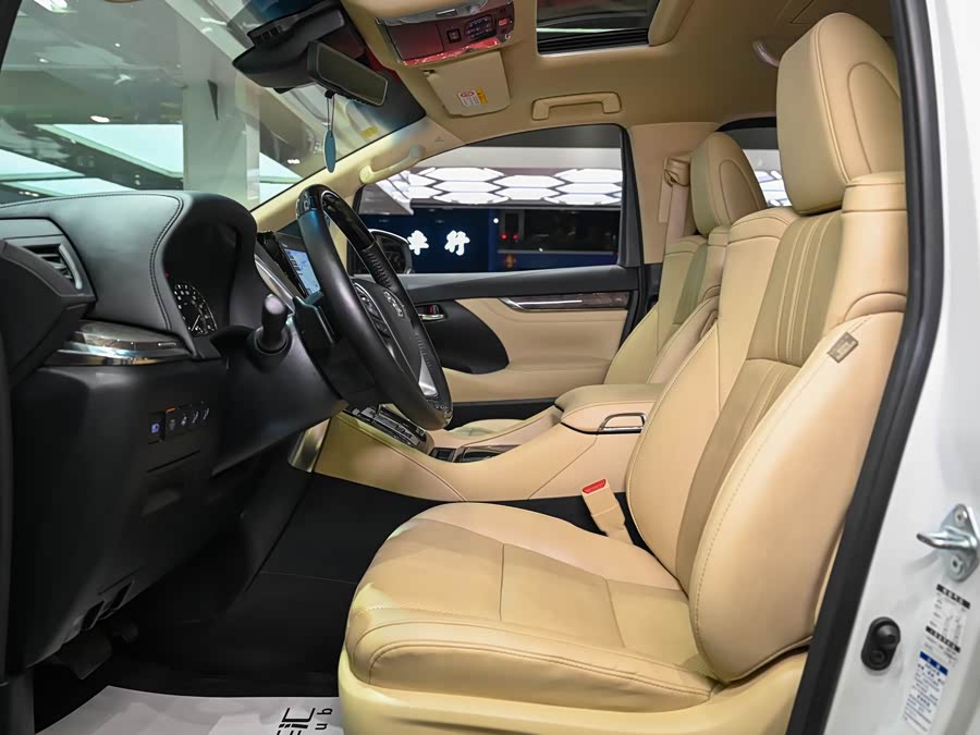 Toyota Alphard 2021 — фото 13