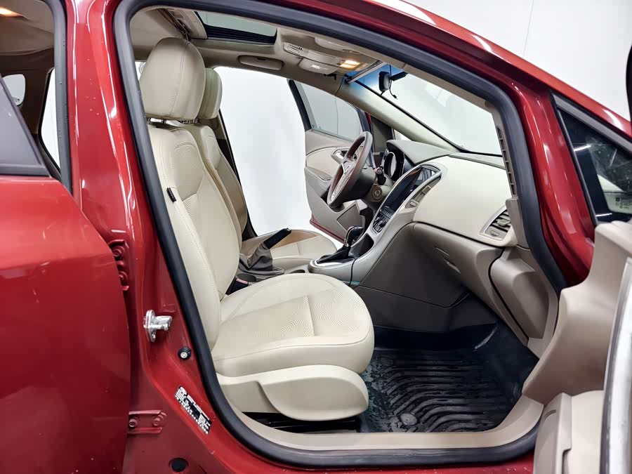 Buick Excelle GT 2013 — фото 14
