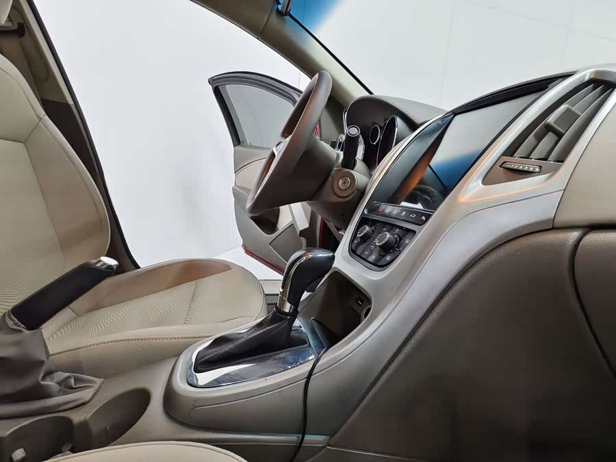 Buick Excelle GT 2013 — фото 15