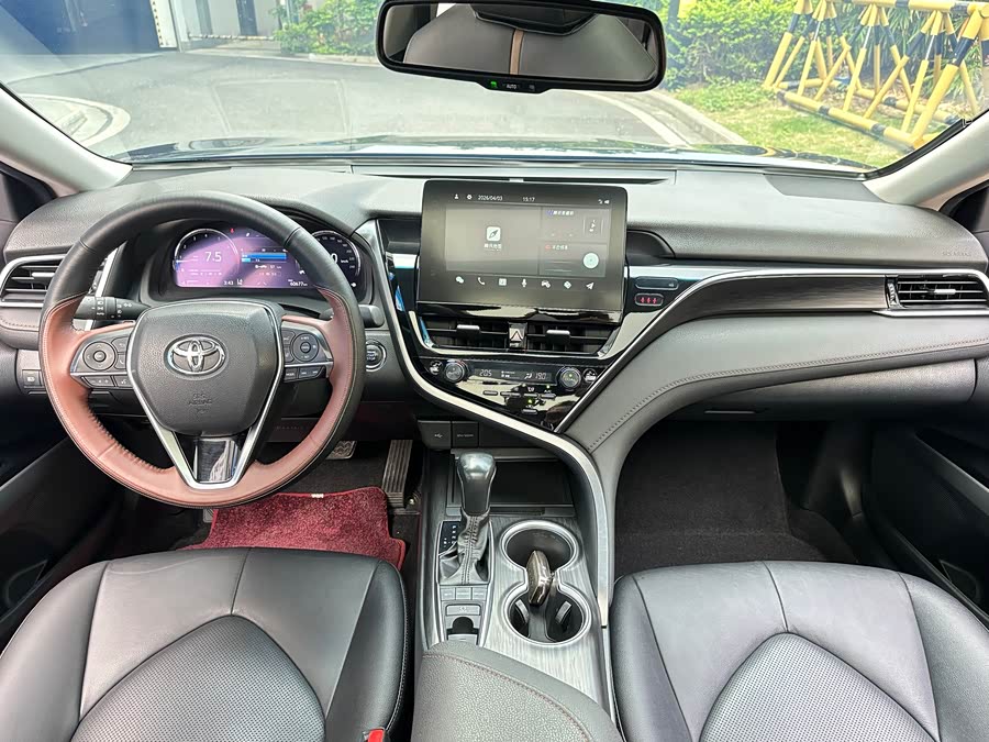 Toyota Camry 2021 — фото 11