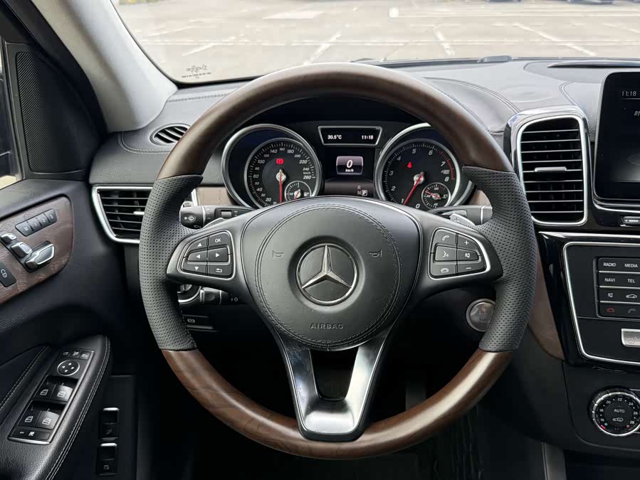 Mercedes-Benz GLS 2016 — фото 20