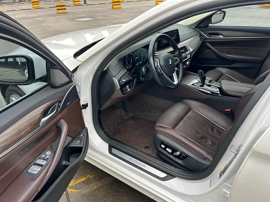 BMW 5 Series New Energy 2019 — фото 8