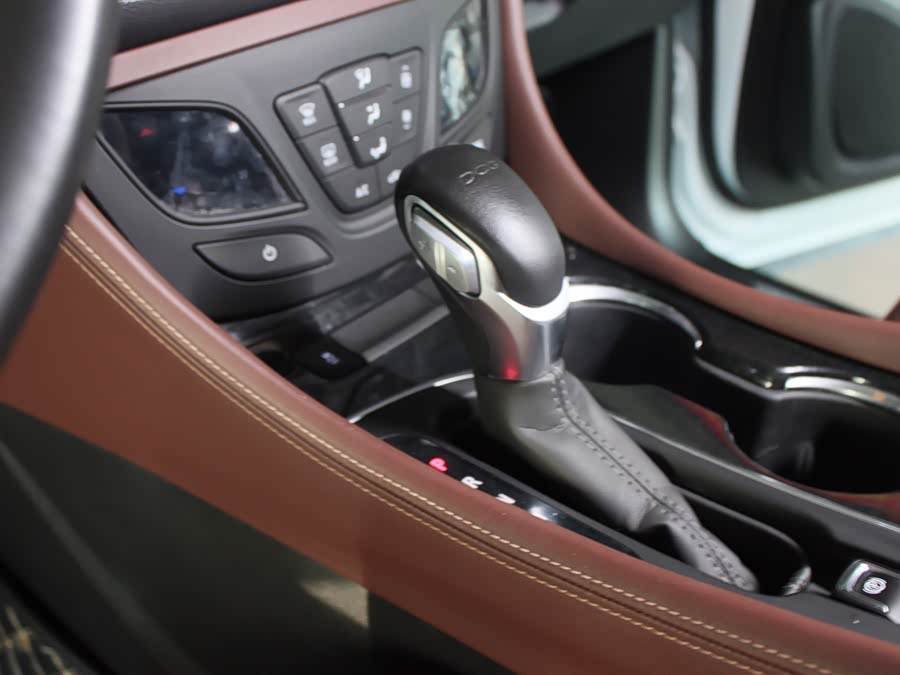 Buick Envision Plus 2021 — фото 12